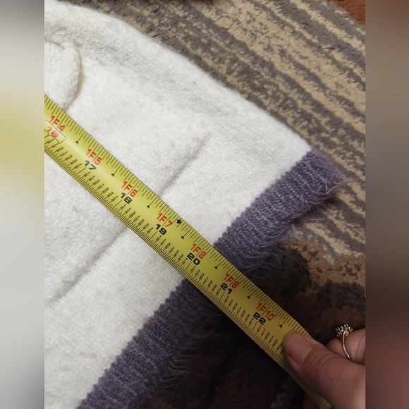 Sweater - Picture 3 of 9